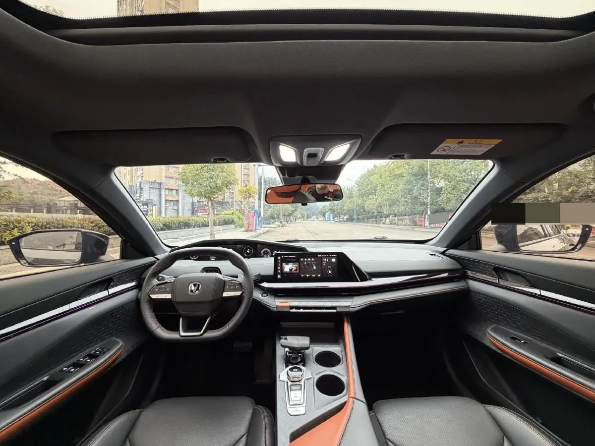 2022 ChangAn UNI-V 1.5T 188HP L4 7DCT,autocango,china used car exporter,china ev exporter,chinese used car exporter,chinese used ev exporter