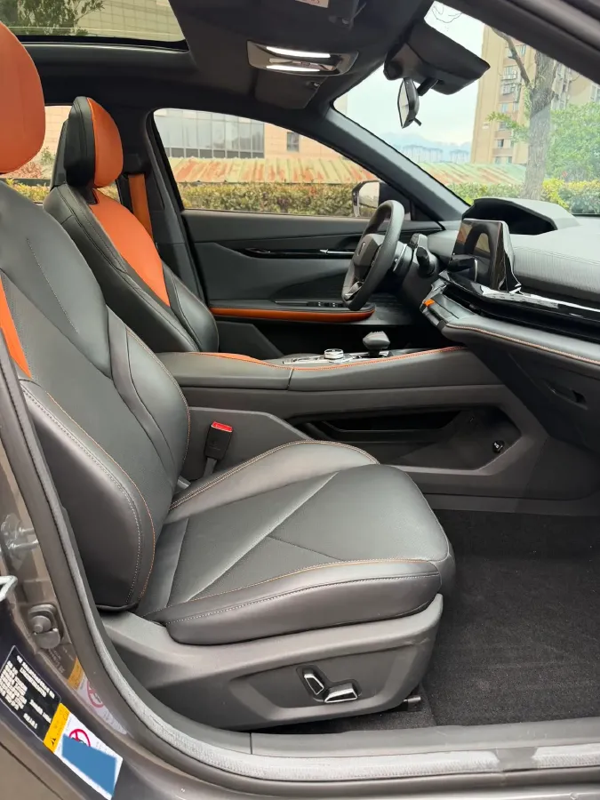 2022 ChangAn UNI-V 1.5T 188HP L4 7DCT,autocango,china used car exporter,china ev exporter,chinese used car exporter,chinese used ev exporter