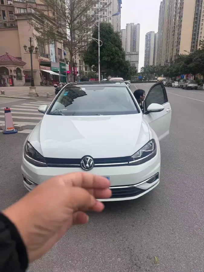 2018 Volkswagen Golf 1.6L 110HP L4 6AT,autocango,china used car exporter,china ev exporter,chinese used car exporter,chinese used ev exporter