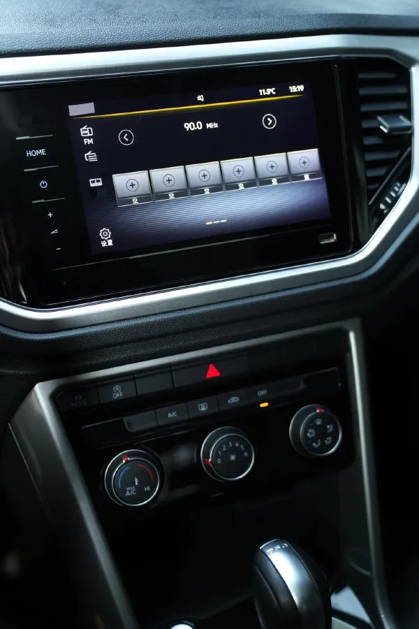 2022 Volkswagen T-Roc 1.4T 150HP L4 7DCT,autocango,china used car exporter,china ev exporter,chinese used car exporter,chinese used ev exporter