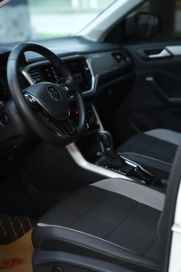 2022 Volkswagen T-Roc 1.4T 150HP L4 7DCT,autocango,china used car exporter,china ev exporter,chinese used car exporter,chinese used ev exporter