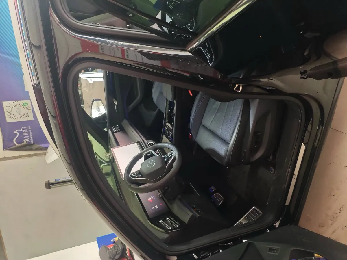 2024 Volkswagen Tiguan L 2.0T 186HP L4 7DCT,autocango,china used car exporter,china ev exporter,chinese used car exporter,chinese used ev exporter