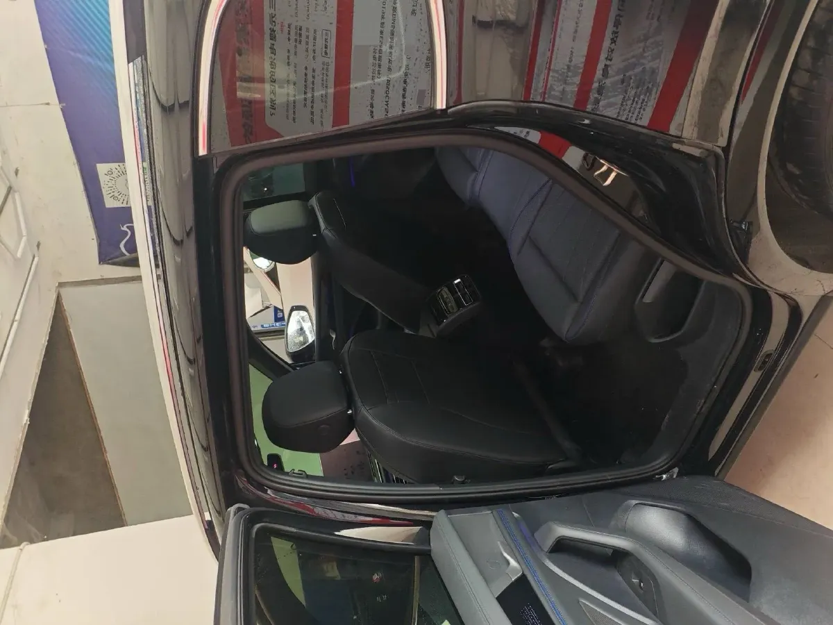 2024 Volkswagen Tiguan L 2.0T 186HP L4 7DCT,autocango,china used car exporter,china ev exporter,chinese used car exporter,chinese used ev exporter