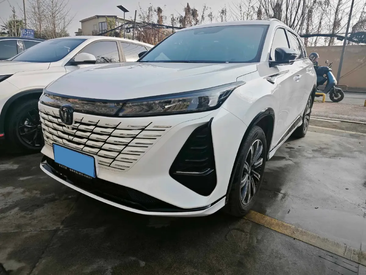 2026 ChangAn CS75 Plus 1.5T 192HP L4 8AT,autocango,china used car exporter,china ev exporter,chinese used car exporter,chinese used ev exporter
