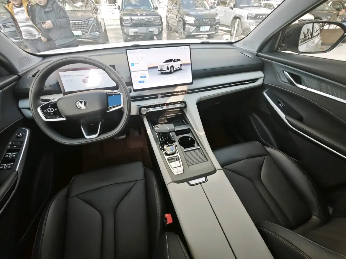 2026 ChangAn CS75 Plus 1.5T 192HP L4 8AT,autocango,china used car exporter,china ev exporter,chinese used car exporter,chinese used ev exporter