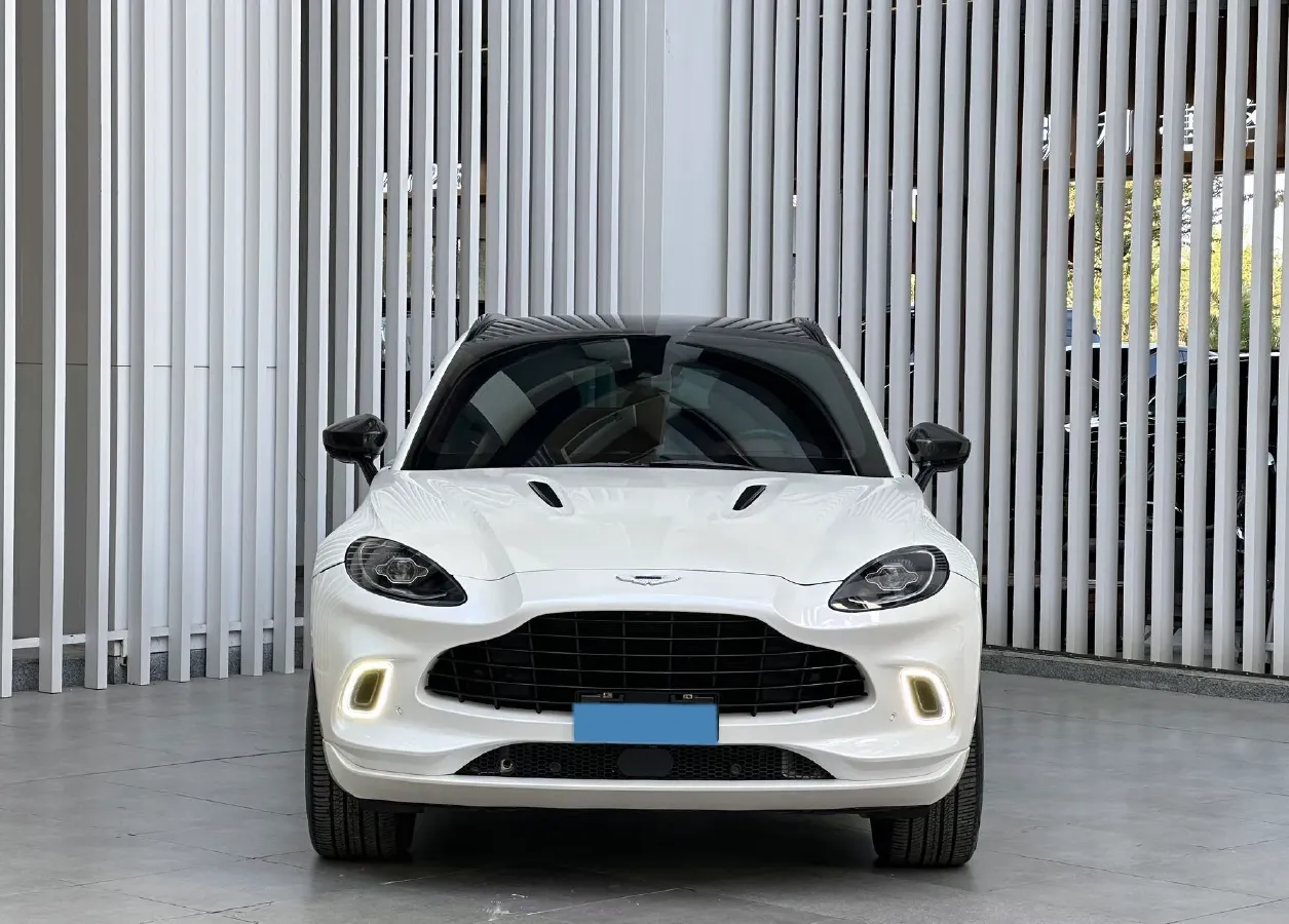 2021 Aston Martin DBX 4.0T 550HP V8 9AT,autocango,china used car exporter,china ev exporter,chinese used car exporter,chinese used ev exporter