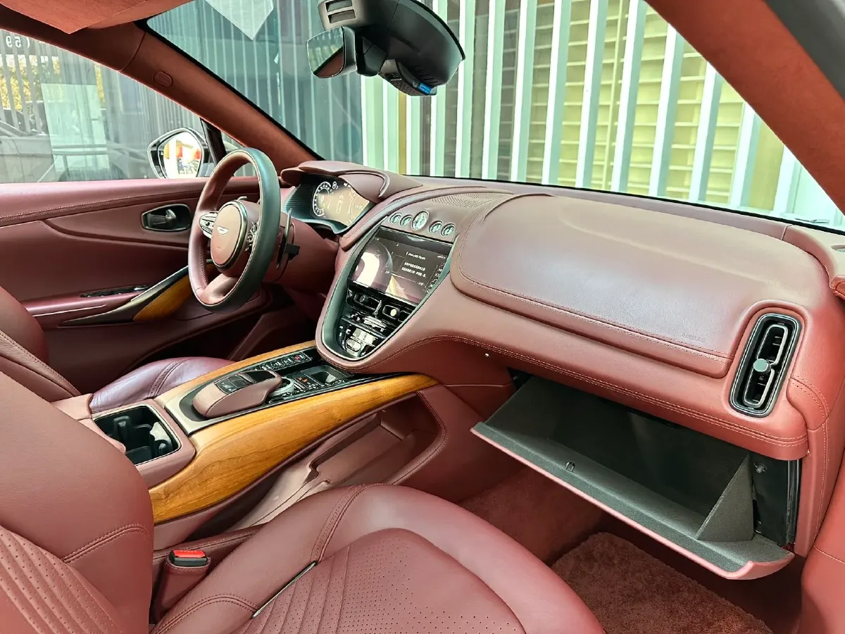 2021 Aston Martin DBX 4.0T 550HP V8 9AT,autocango,china used car exporter,china ev exporter,chinese used car exporter,chinese used ev exporter