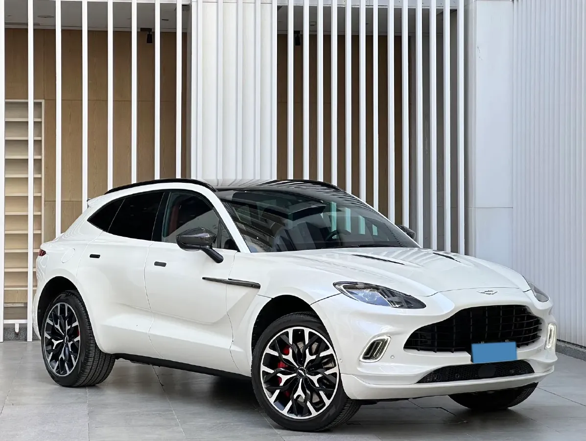 2021 Aston Martin DBX 4.0T 550HP V8 9AT,autocango,china used car exporter,china ev exporter,chinese used car exporter,chinese used ev exporter