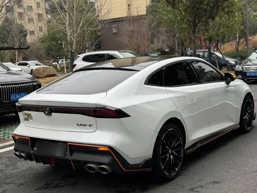 2022 ChangAn UNI-V 1.5T 188HP L4 7DCT,autocango,china used car exporter,china ev exporter,chinese used car exporter,chinese used ev exporter