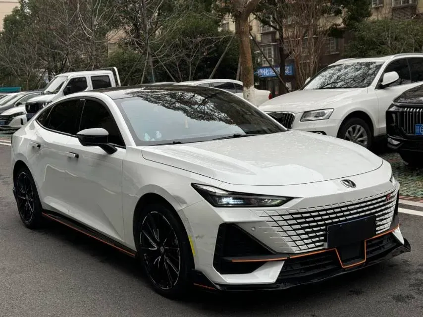2022 ChangAn UNI-V 1.5T 188HP L4 7DCT,autocango,china used car exporter,china ev exporter,chinese used car exporter,chinese used ev exporter