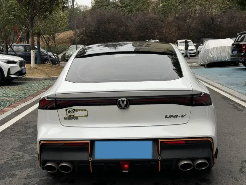 2022 ChangAn UNI-V 1.5T 188HP L4 7DCT,autocango,china used car exporter,china ev exporter,chinese used car exporter,chinese used ev exporter