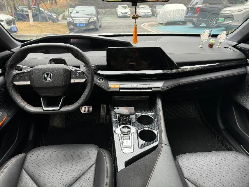 2022 ChangAn UNI-V 1.5T 188HP L4 7DCT,autocango,china used car exporter,china ev exporter,chinese used car exporter,chinese used ev exporter