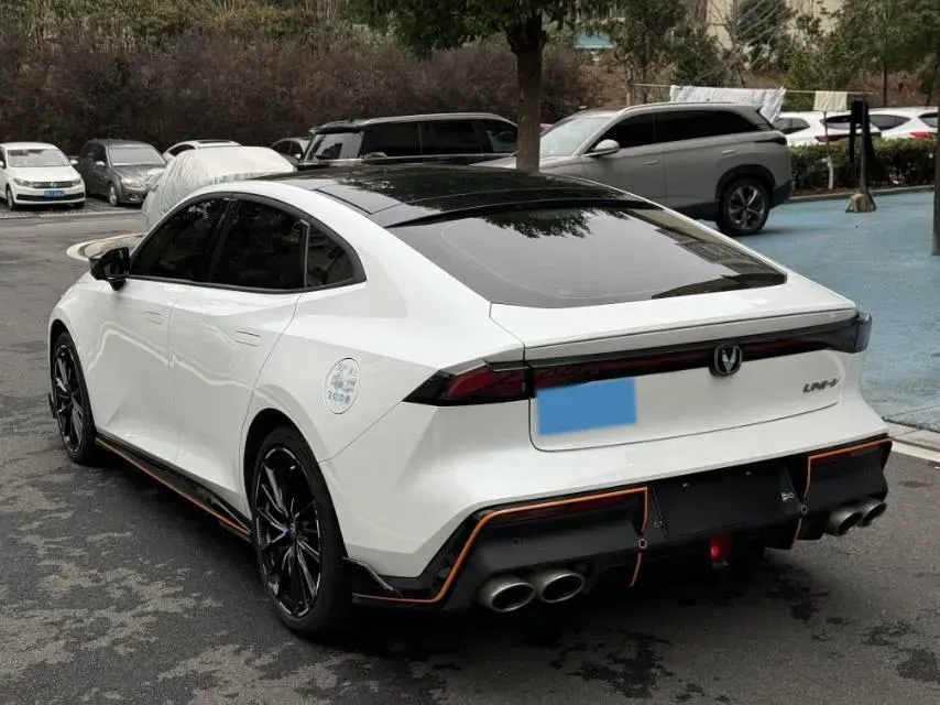 2022 ChangAn UNI-V 1.5T 188HP L4 7DCT,autocango,china used car exporter,china ev exporter,chinese used car exporter,chinese used ev exporter