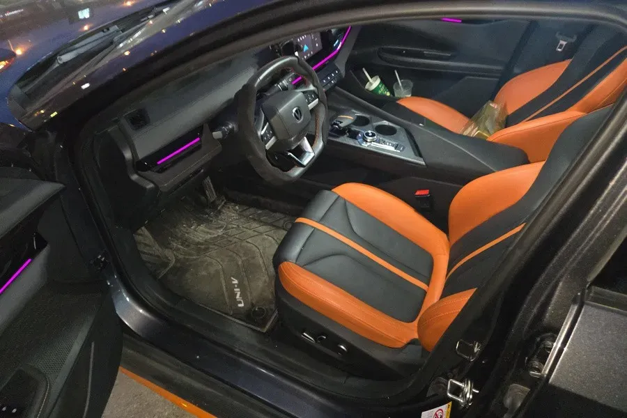 2024 ChangAn UNI-V 1.5T 188HP L4 7DCT,autocango,china used car exporter,china ev exporter,chinese used car exporter,chinese used ev exporter