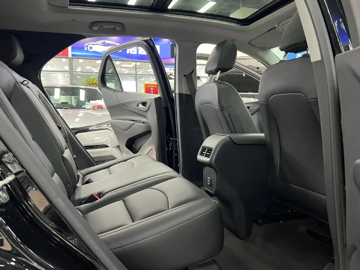 2022 Chevrolet Equinox 1.5T 169HP L4 6AT,autocango,china used car exporter,china ev exporter,chinese used car exporter,chinese used ev exporter
