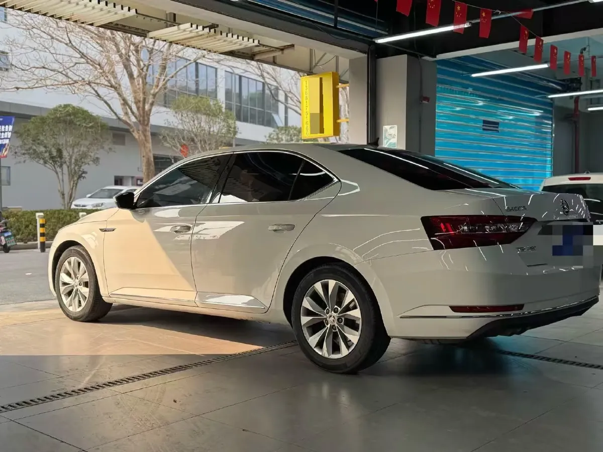 2018 Skoda Superb 1.8T 180HP L4 7DCT,autocango,china used car exporter,china ev exporter,chinese used car exporter,chinese used ev exporter