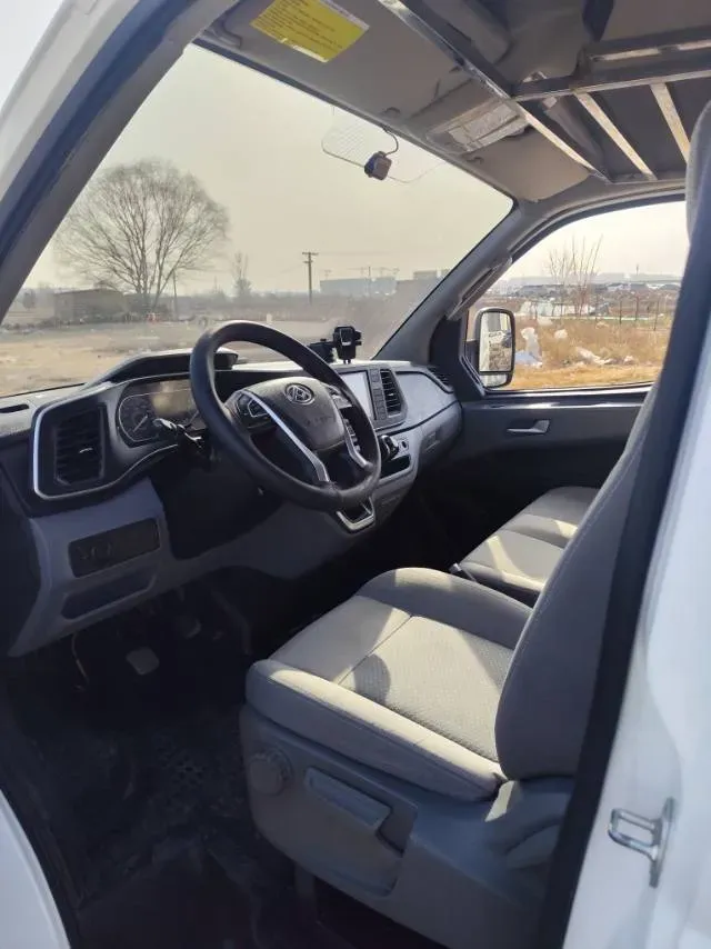 2023 MAXUS XinTu V80 2.0T 127HP L4 6MT,autocango,china used car exporter,china ev exporter,chinese used car exporter,chinese used ev exporter