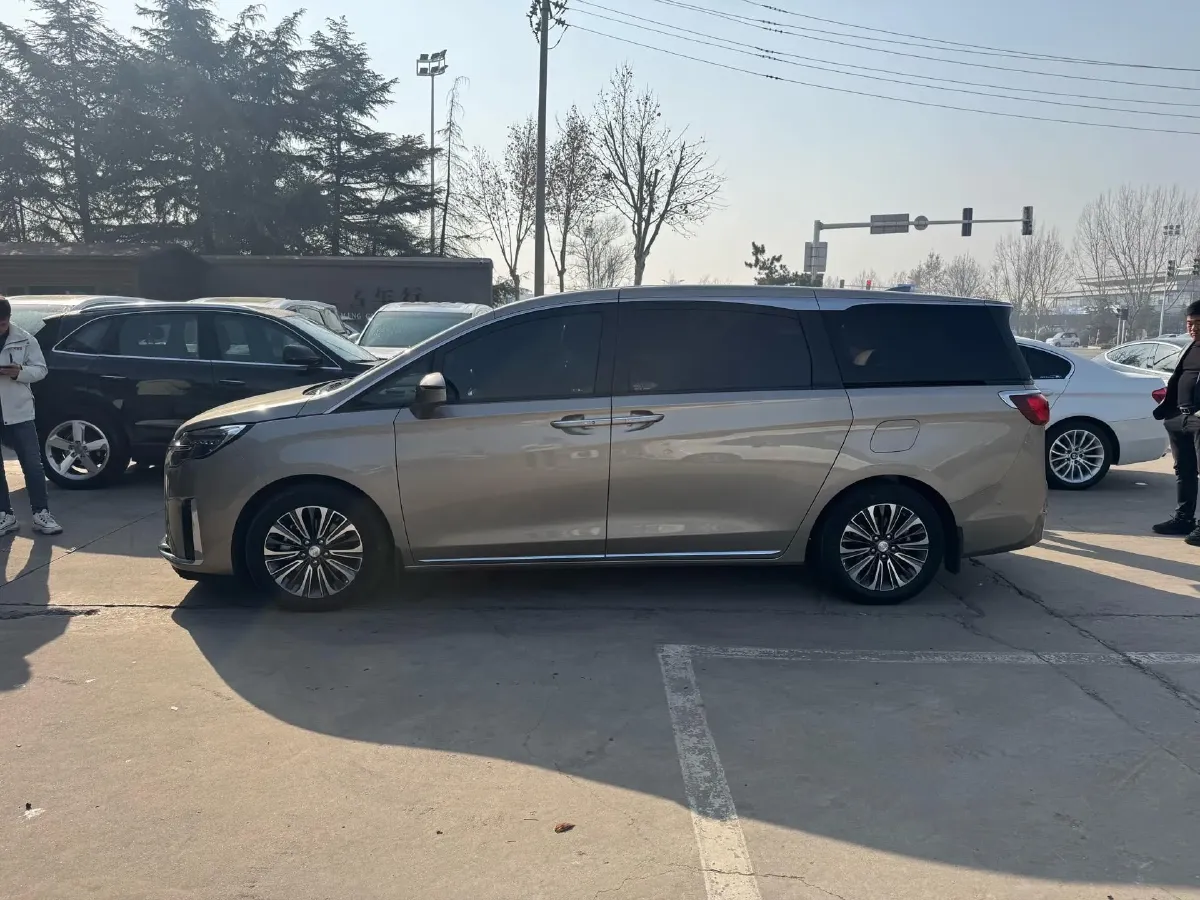 2023 Buick GL8 2.0T 237HP L4 9AT,autocango,china used car exporter,china ev exporter,chinese used car exporter,chinese used ev exporter