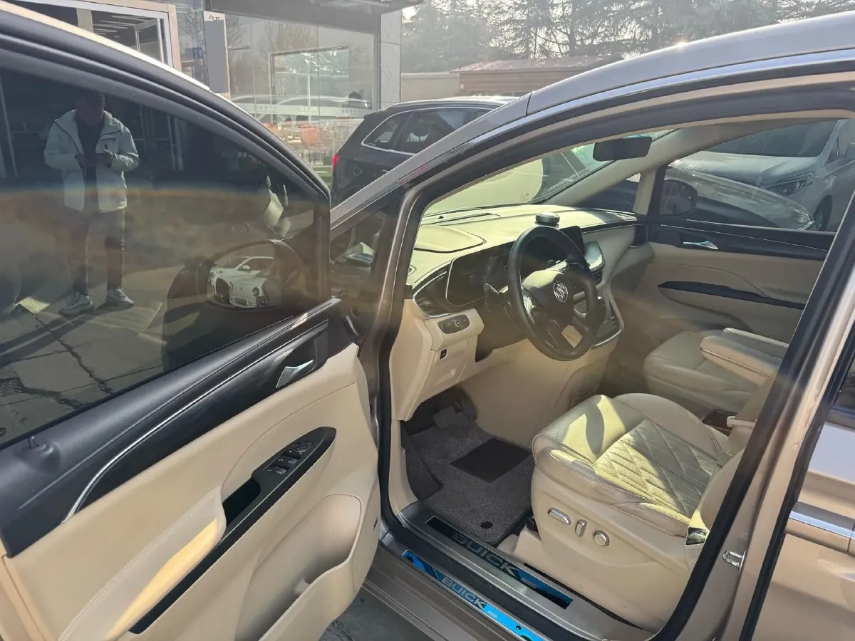 2023 Buick GL8 2.0T 237HP L4 9AT,autocango,china used car exporter,china ev exporter,chinese used car exporter,chinese used ev exporter
