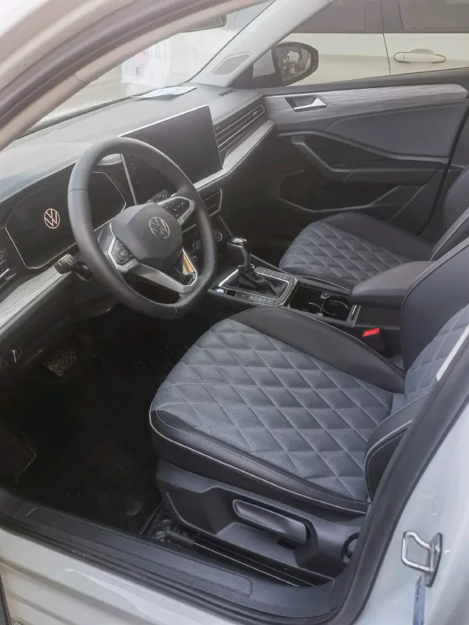 2025 Volkswagen Sagitar 1.5T 160HP L4 7DCT,autocango,china used car exporter,china ev exporter,chinese used car exporter,chinese used ev exporter