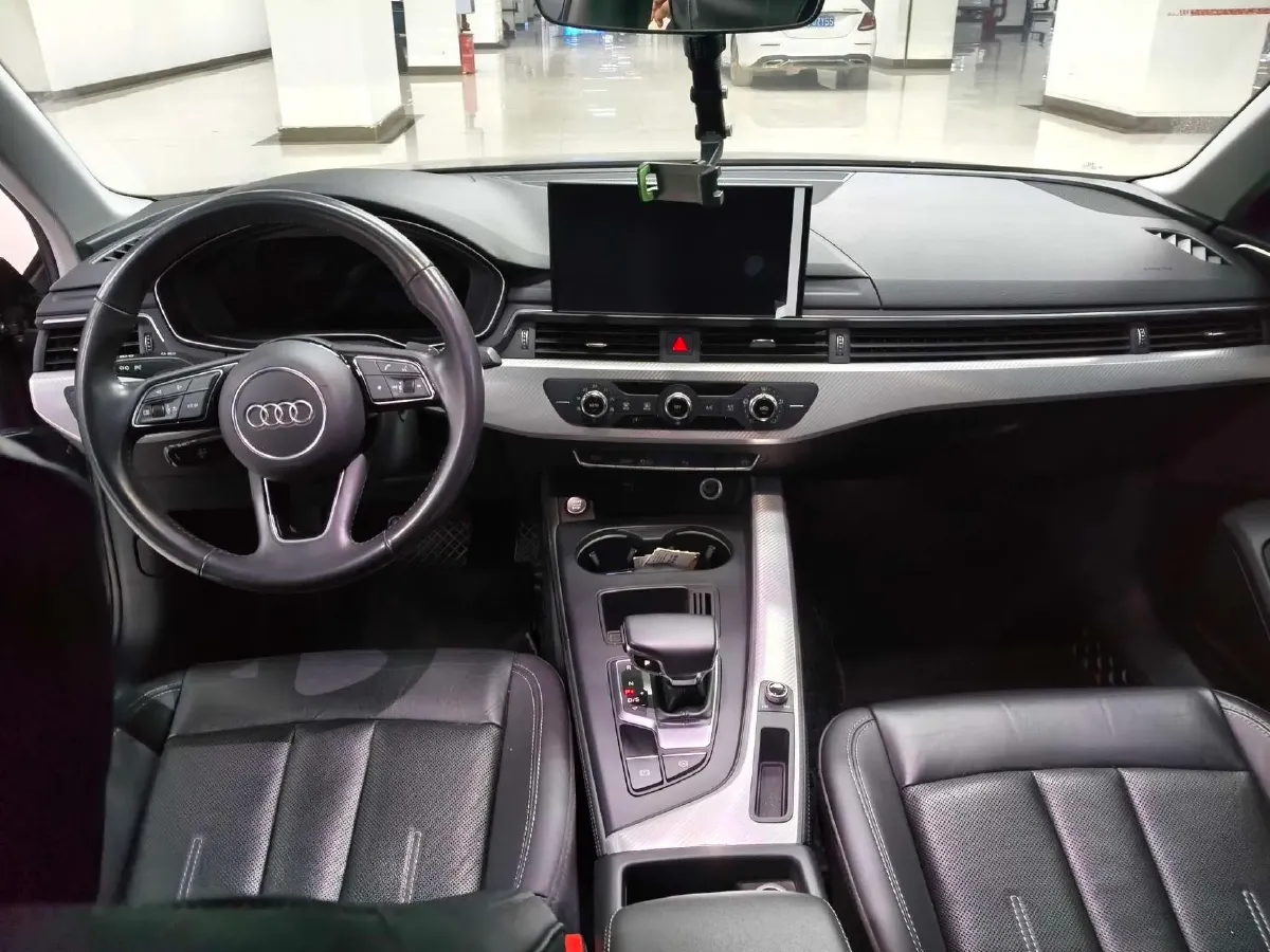 2020 Audi A4L 2.0T 190HP L4 7DCT,autocango,china used car exporter,china ev exporter,chinese used car exporter,chinese used ev exporter
