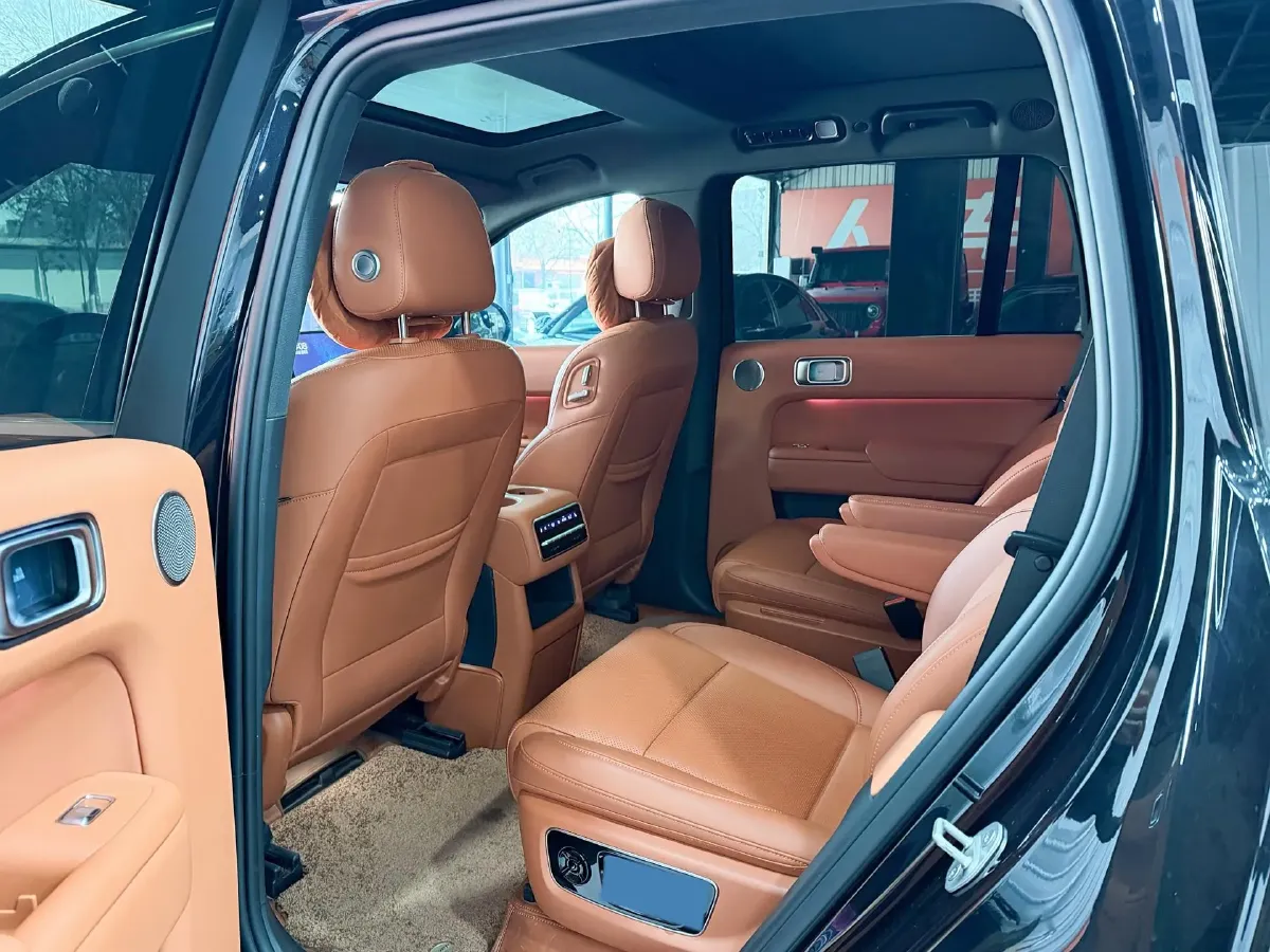 2023 Li L8 Range Extended 154HP REEV 40.9KWH,autocango,china used car exporter,china ev exporter,chinese used car exporter,chinese used ev exporter