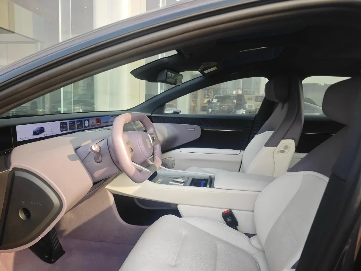 2025 Avatr 12 1.5T 156HP L4 REEV 39.05KWH,autocango,china used car exporter,china ev exporter,chinese used car exporter,chinese used ev exporter