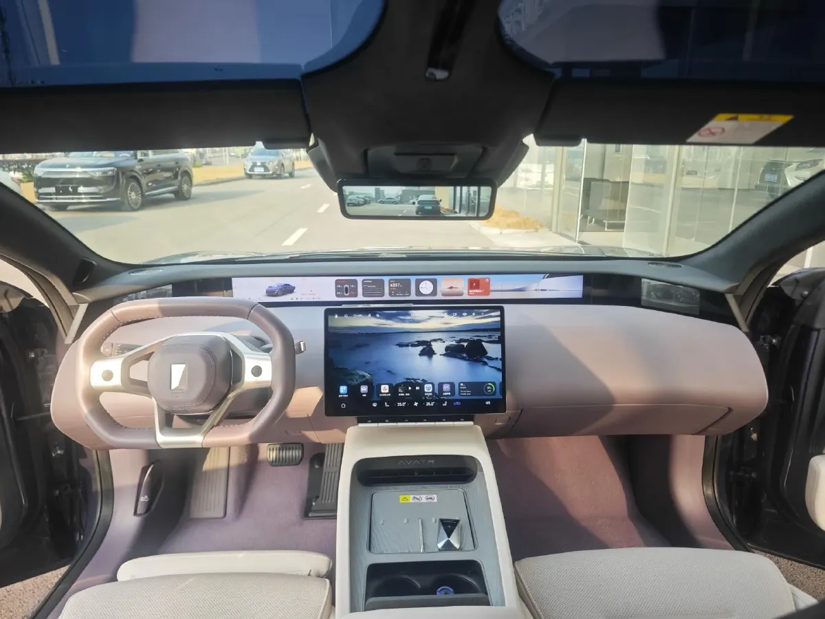 2025 Avatr 12 1.5T 156HP L4 REEV 39.05KWH,autocango,china used car exporter,china ev exporter,chinese used car exporter,chinese used ev exporter