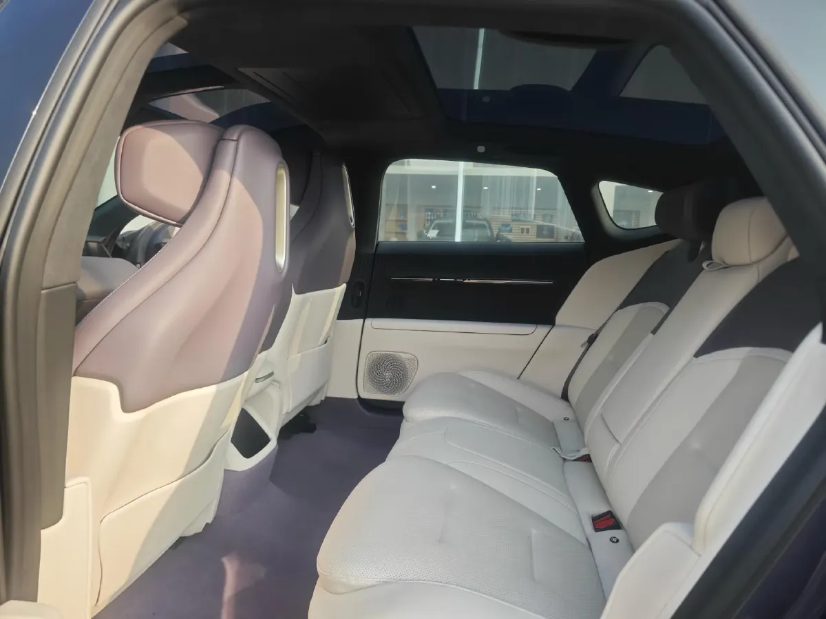 2025 Avatr 12 1.5T 156HP L4 REEV 39.05KWH,autocango,china used car exporter,china ev exporter,chinese used car exporter,chinese used ev exporter