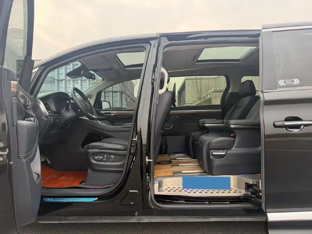 2021 GAC Trumpchi M8 2.0T 252HP L4 8AT,autocango,china used car exporter,china ev exporter,chinese used car exporter,chinese used ev exporter