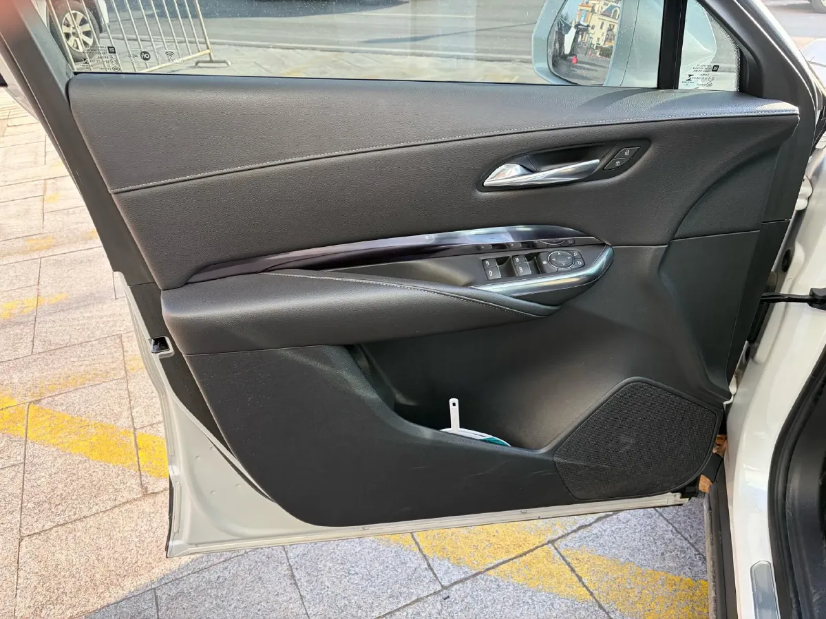 2021 Cadillac XT4 2.0T 237HP L4 9AT,autocango,china used car exporter,china ev exporter,chinese used car exporter,chinese used ev exporter