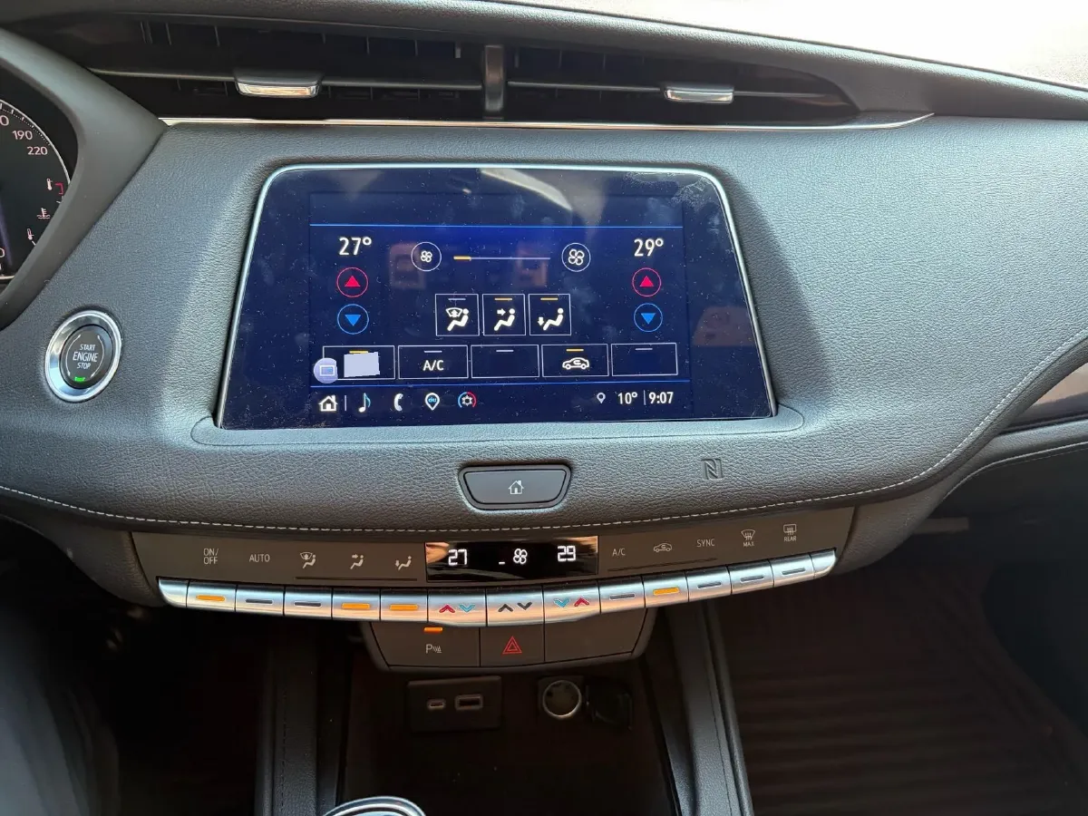 2021 Cadillac XT4 2.0T 237HP L4 9AT,autocango,china used car exporter,china ev exporter,chinese used car exporter,chinese used ev exporter