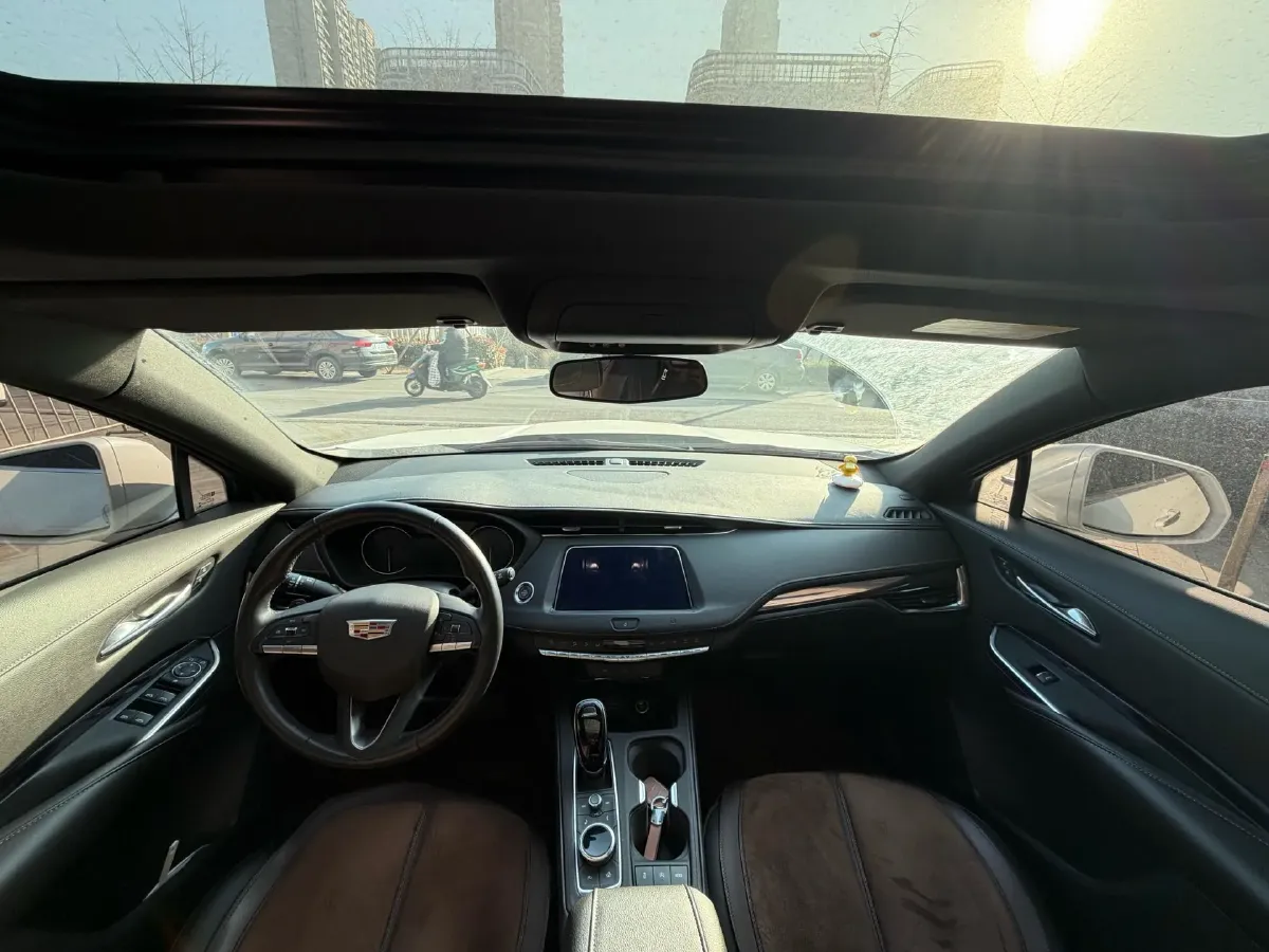 2021 Cadillac XT4 2.0T 237HP L4 9AT,autocango,china used car exporter,china ev exporter,chinese used car exporter,chinese used ev exporter