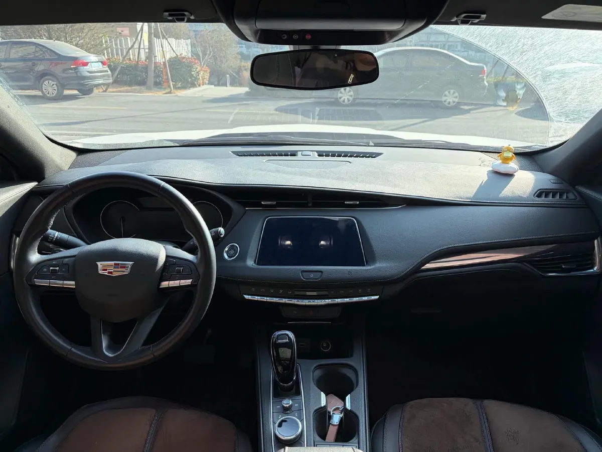 2021 Cadillac XT4 2.0T 237HP L4 9AT,autocango,china used car exporter,china ev exporter,chinese used car exporter,chinese used ev exporter