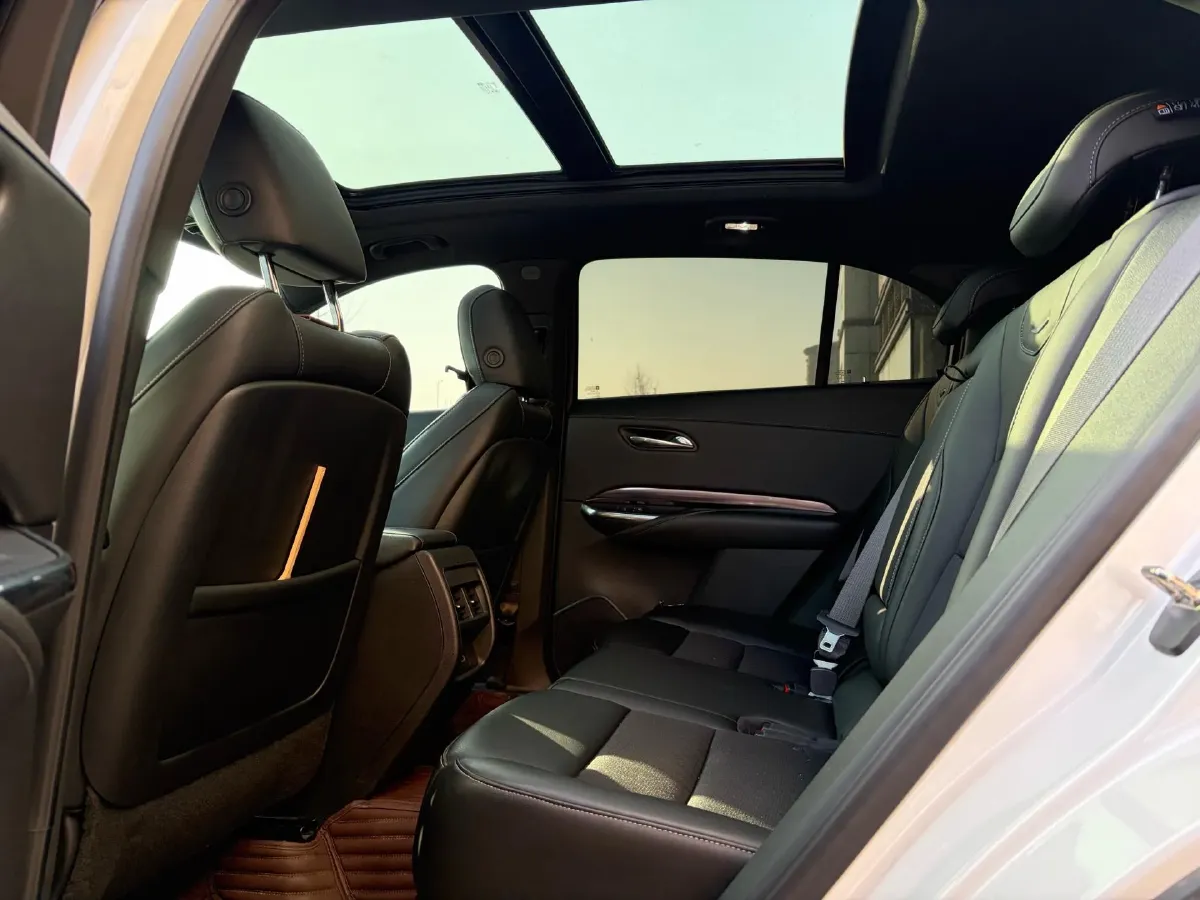 2021 Cadillac XT4 2.0T 237HP L4 9AT,autocango,china used car exporter,china ev exporter,chinese used car exporter,chinese used ev exporter