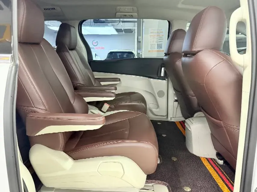 2023 Buick GL8 2.0T 237HP L4 9AT,autocango,china used car exporter,china ev exporter,chinese used car exporter,chinese used ev exporter