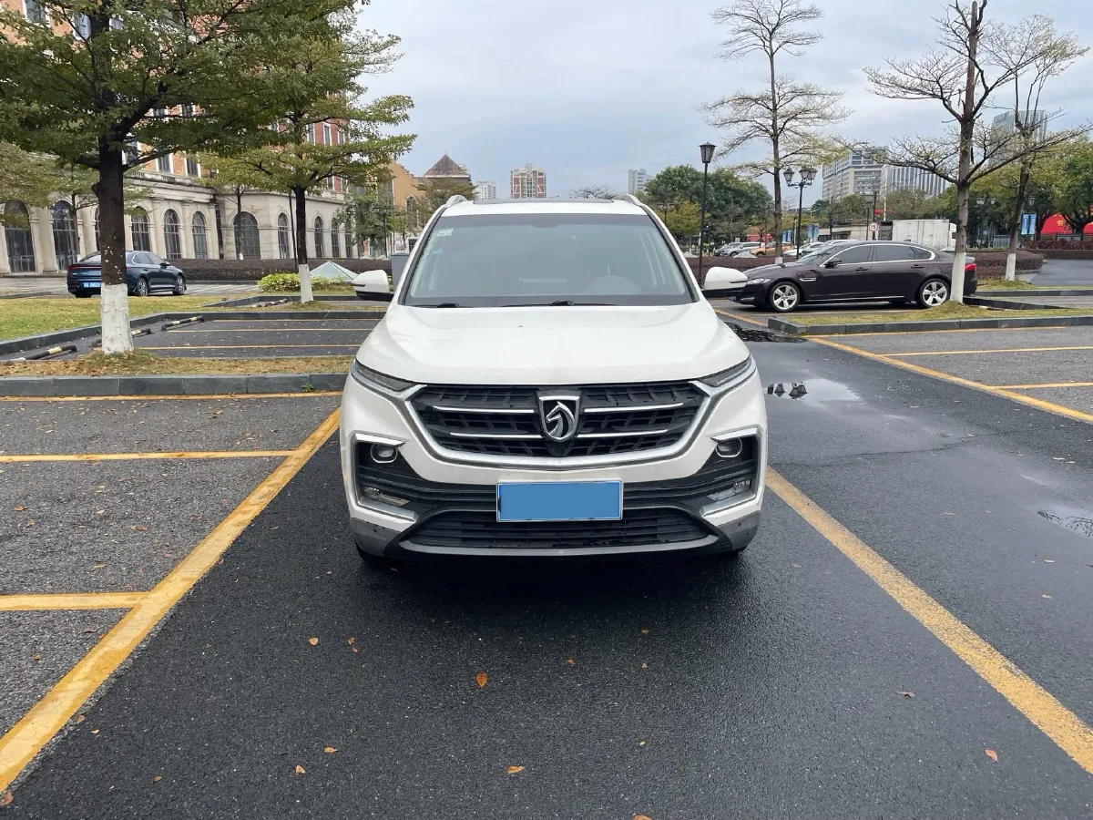 2018 BaoJun 530 1.5T 150HP L4 6DCT,autocango,china used car exporter,china ev exporter,chinese used car exporter,chinese used ev exporter
