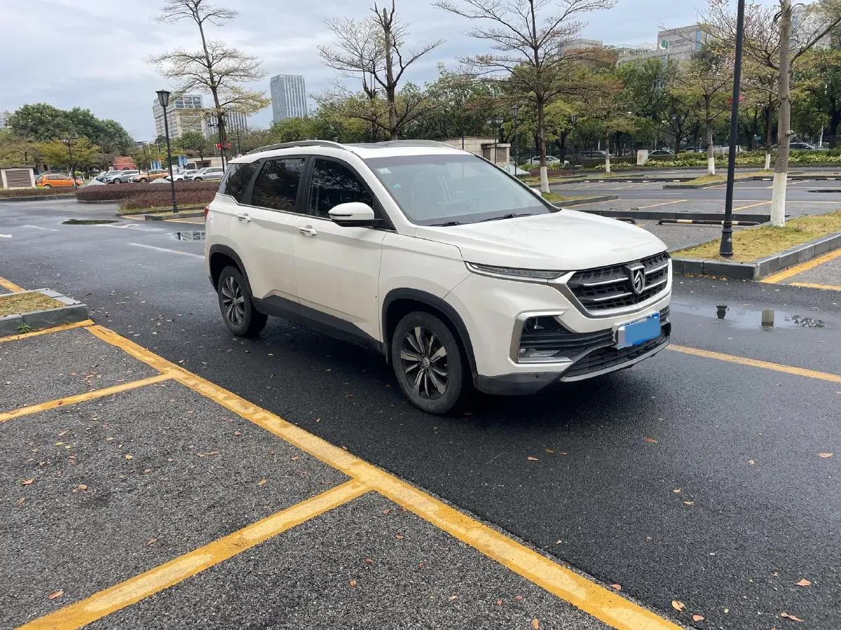 2018 BaoJun 530 1.5T 150HP L4 6DCT,autocango,china used car exporter,china ev exporter,chinese used car exporter,chinese used ev exporter