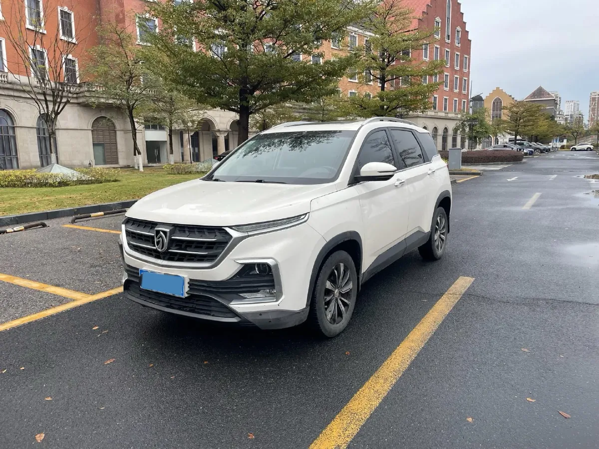 2018 BaoJun 530 1.5T 150HP L4 6DCT,autocango,china used car exporter,china ev exporter,chinese used car exporter,chinese used ev exporter