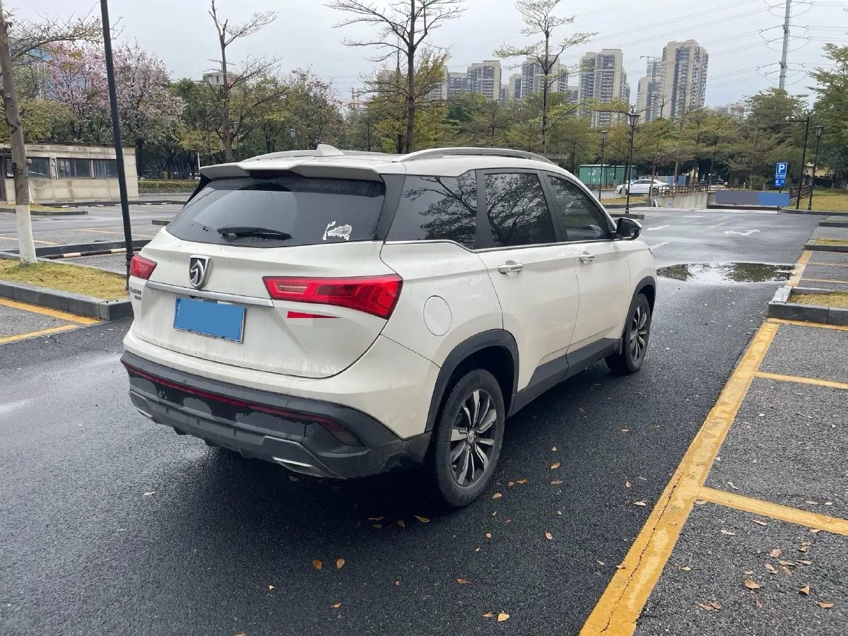 2018 BaoJun 530 1.5T 150HP L4 6DCT,autocango,china used car exporter,china ev exporter,chinese used car exporter,chinese used ev exporter