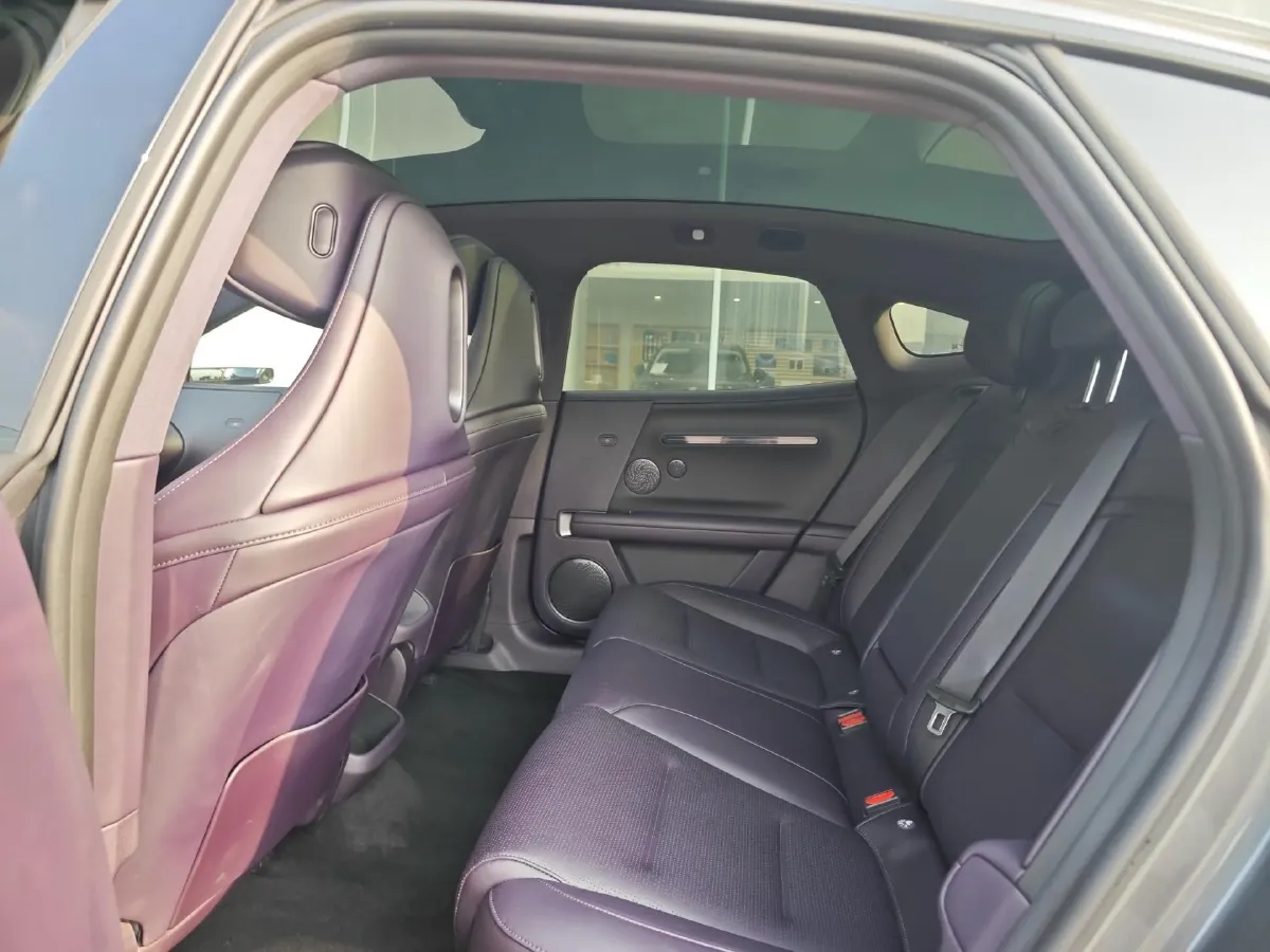 2025 Avatr 06 BEV,autocango,china used car exporter,china ev exporter,chinese used car exporter,chinese used ev exporter