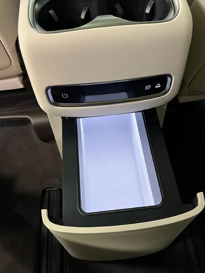 2024 Denza D9 1.5T 139HP L4 E-CVT PHEV 40KWH,autocango,china used car exporter,china ev exporter,chinese used car exporter,chinese used ev exporter