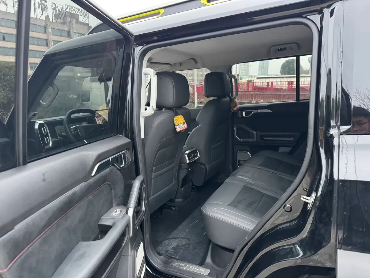 2024 Jetour Traveller 2.0T 254HP L4 7DCT,autocango,china used car exporter,china ev exporter,chinese used car exporter,chinese used ev exporter