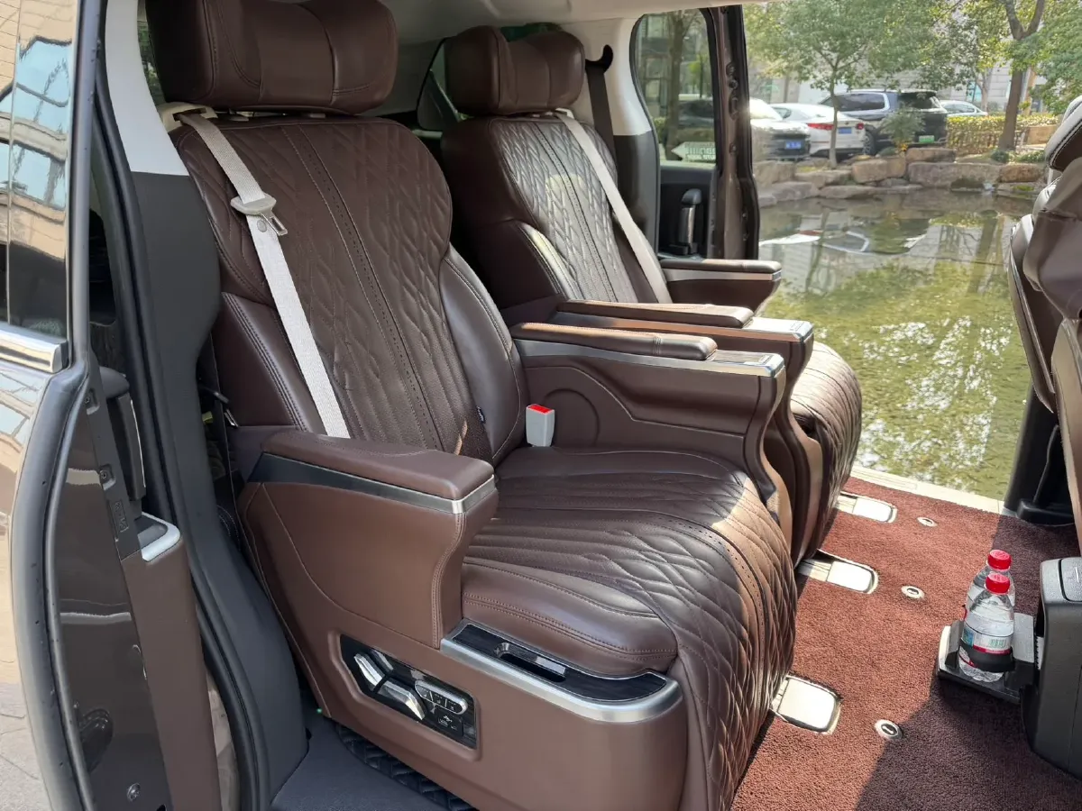 2021 Buick GL8 2.0T 237HP L4 9AT,autocango,china used car exporter,china ev exporter,chinese used car exporter,chinese used ev exporter