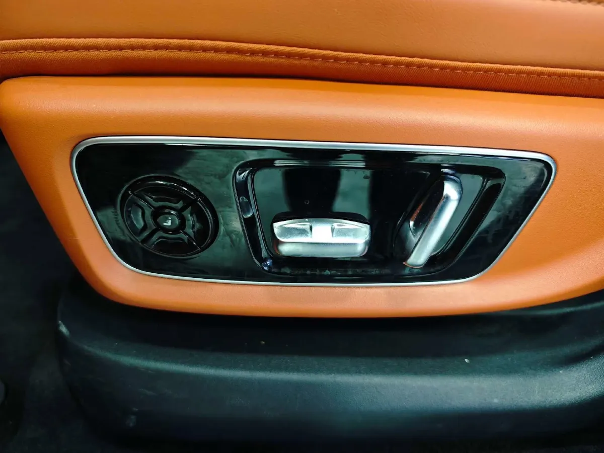 2023 Li L8 Range Extended 154HP REEV 40.9KWH,autocango,china used car exporter,china ev exporter,chinese used car exporter,chinese used ev exporter