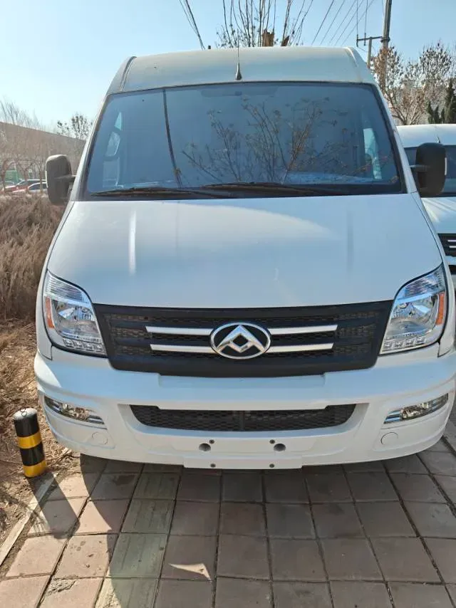 2023 MAXUS XinTu V80 2.0T 127HP L4 6MT,autocango,china used car exporter,china ev exporter,chinese used car exporter,chinese used ev exporter