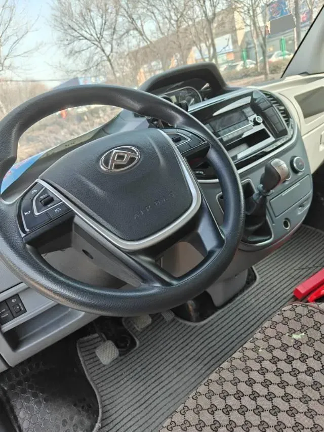 2023 MAXUS XinTu V80 2.0T 127HP L4 6MT,autocango,china used car exporter,china ev exporter,chinese used car exporter,chinese used ev exporter