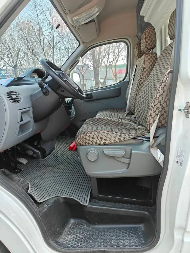 2023 MAXUS XinTu V80 2.0T 127HP L4 6MT,autocango,china used car exporter,china ev exporter,chinese used car exporter,chinese used ev exporter