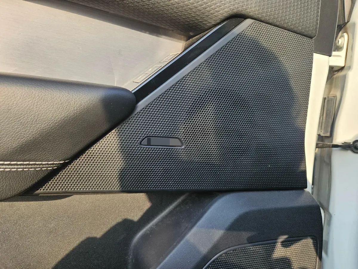 2018 Land Rover Range Rover Velar 3.0T 380HP V6 8AT,autocango,china used car exporter,china ev exporter,chinese used car exporter,chinese used ev exporter