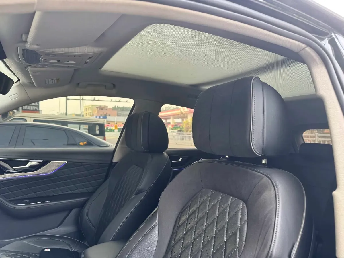 2019 HongQi HS5 2.0T 224HP L4 6AT,autocango,china used car exporter,china ev exporter,chinese used car exporter,chinese used ev exporter